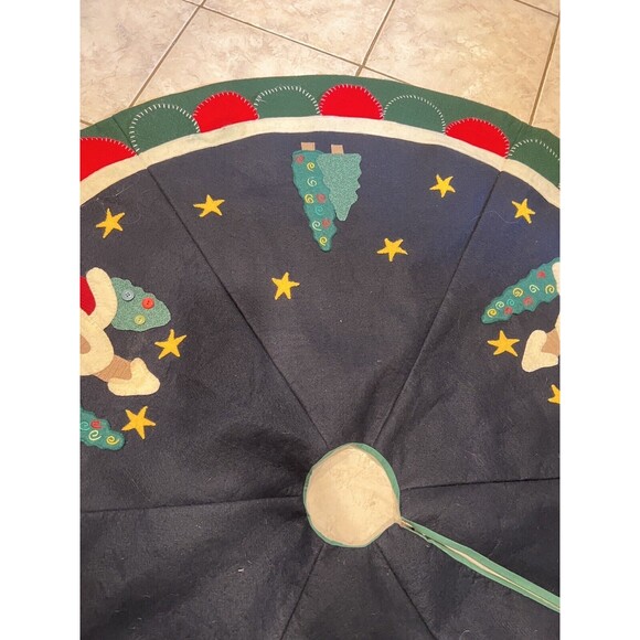 Christmas Tree Skirt Mushroom Houses 52in Felt Appliqué Handmade Vintage Folkart - Picture 4 of 10
